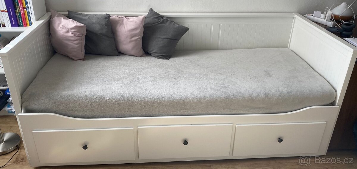 Výsuvná pohovka (postel) - Hemnes bed IKEA