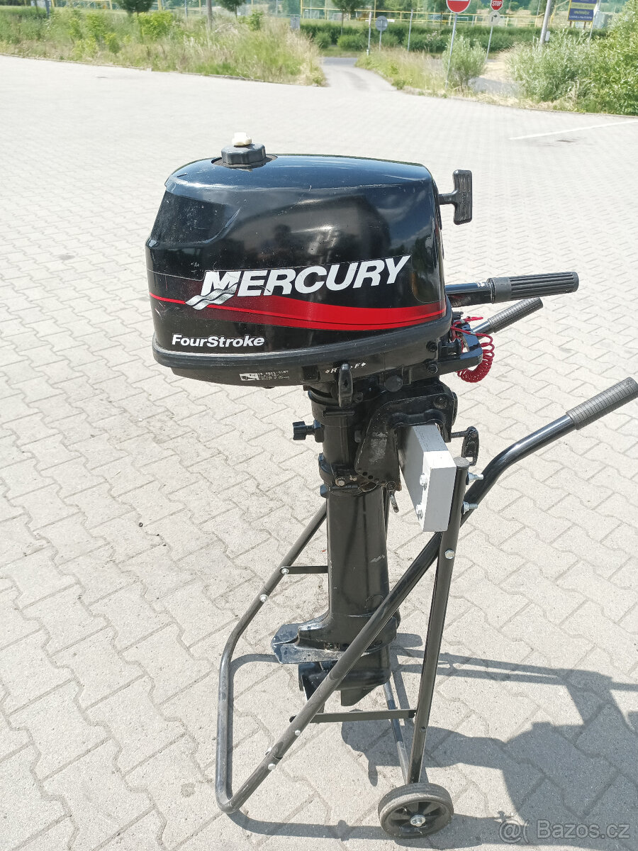 Závěsný lodní motor Mercury 4 HP čtyřtakt s dobíjením