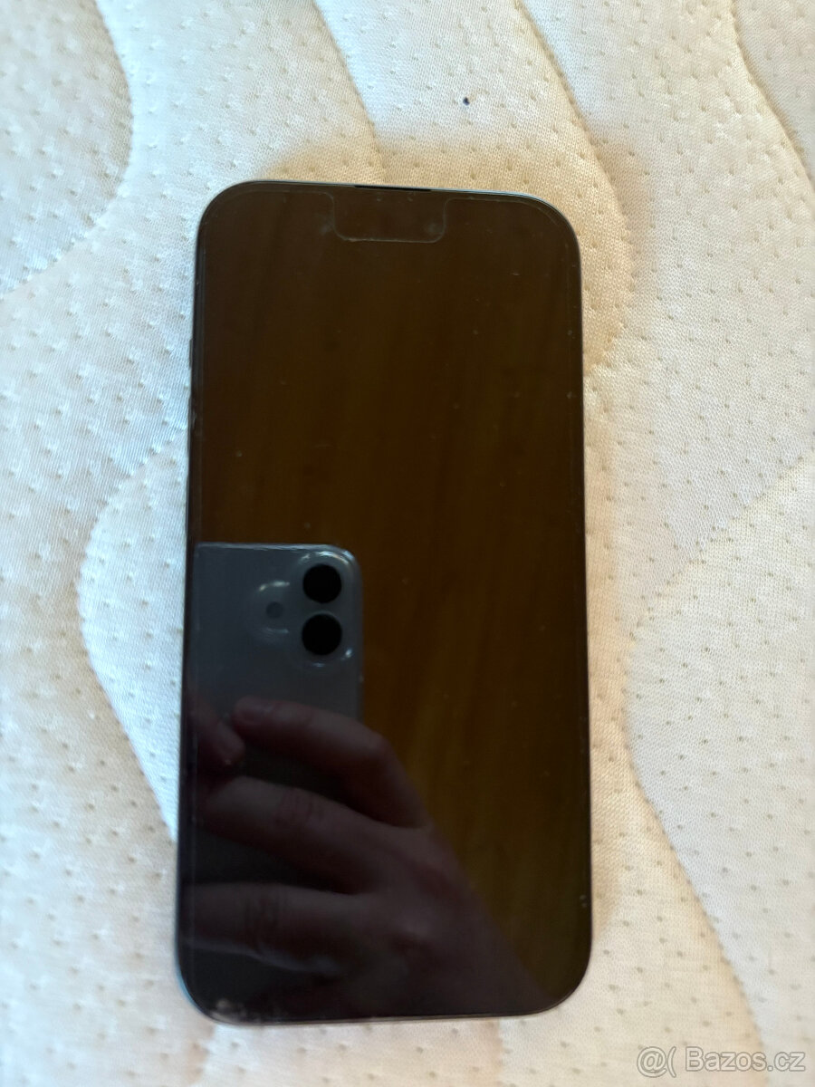 iphone 15 černý 128gb - top stav (rok a 3 měsíce starý)
