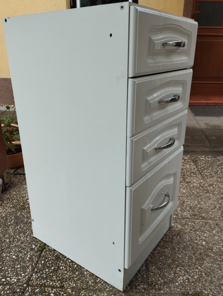 Skříňka