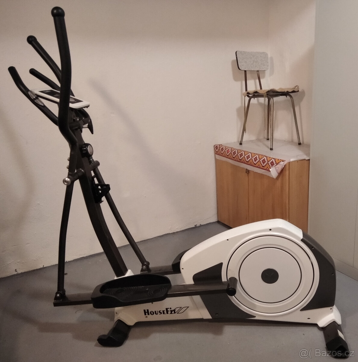 Eliptický trenažér HOUSEFIT MOTIO 50
