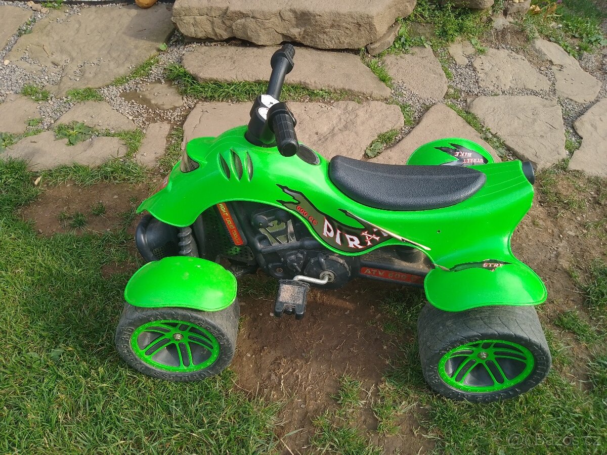 Šlapací čtyřkolka