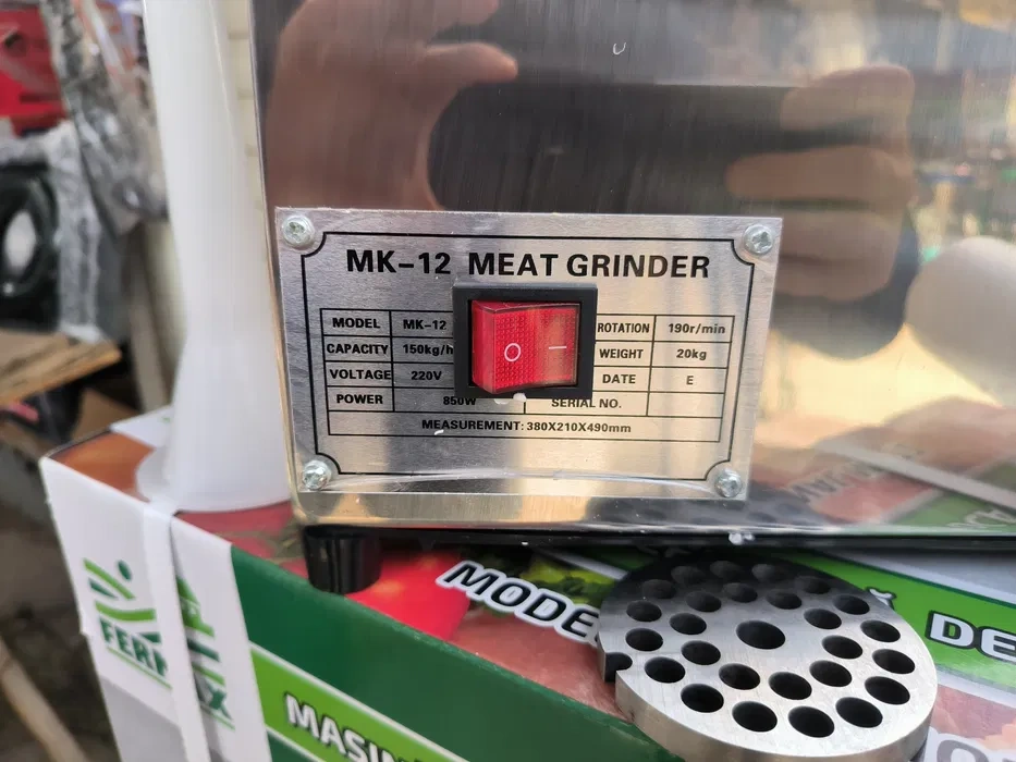 Průmyslový mlýnek na maso MK-12