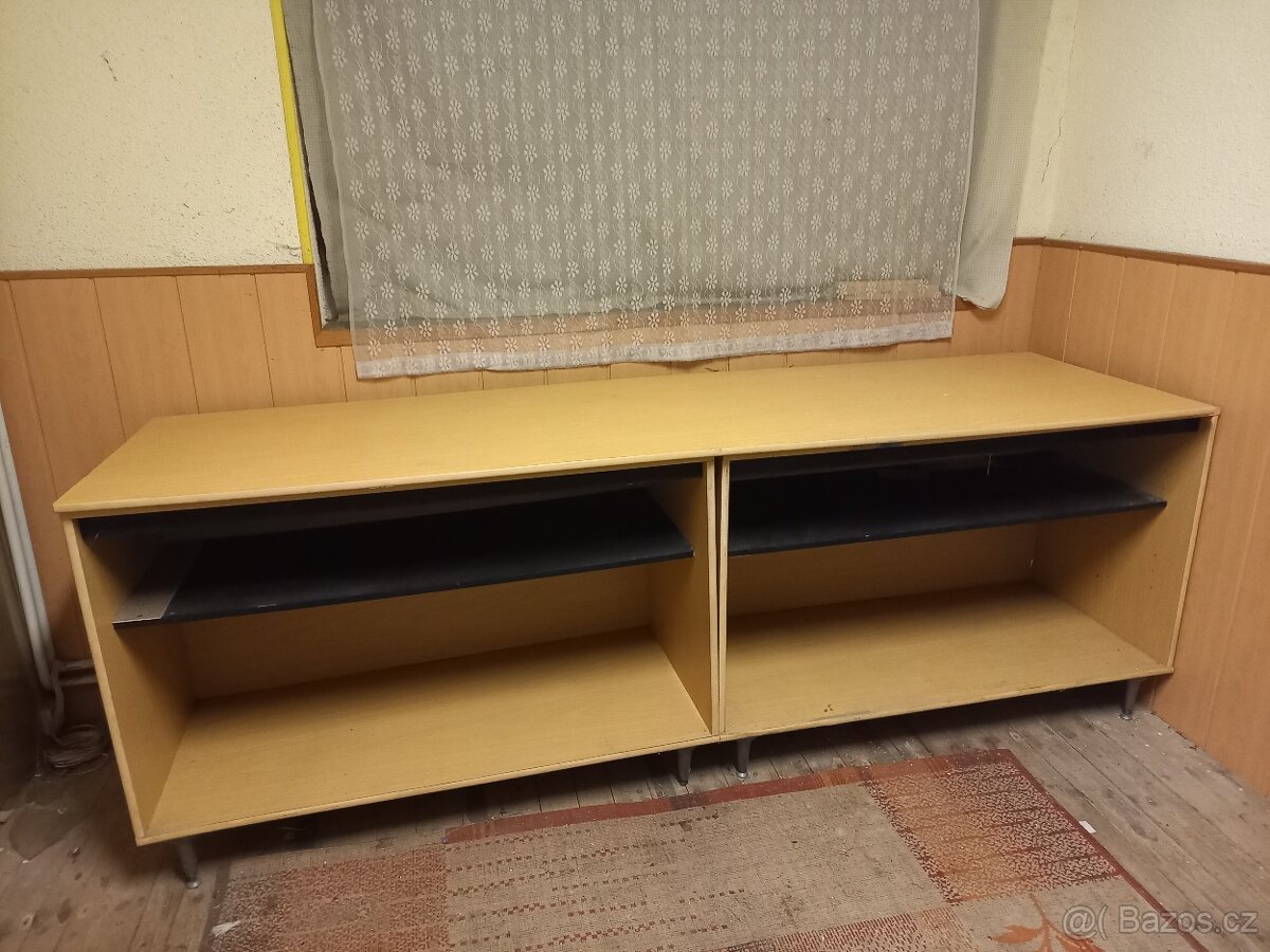 Prodejní pult 2,7 m