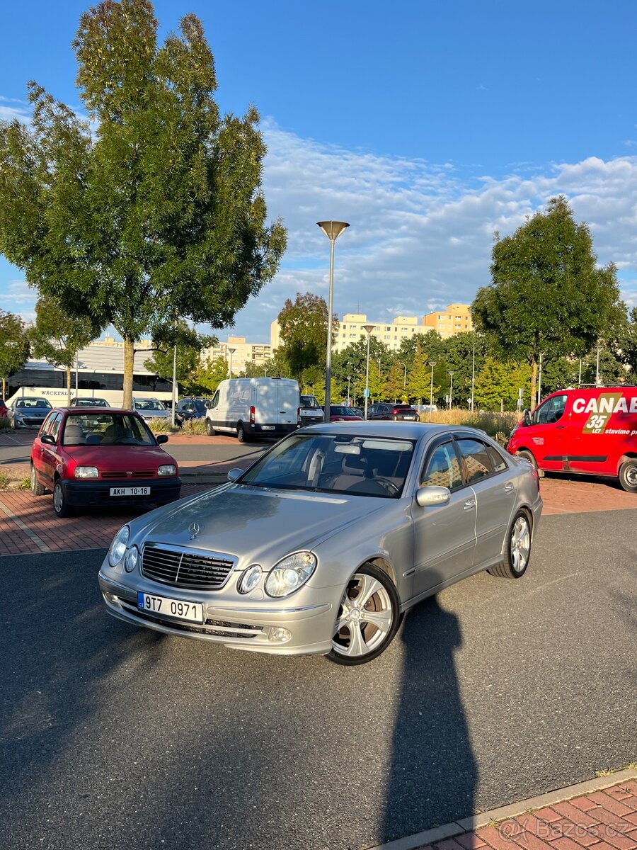 Mercedes W211
