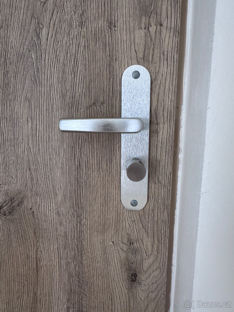 Vstupní dveře do bytu Doornite
