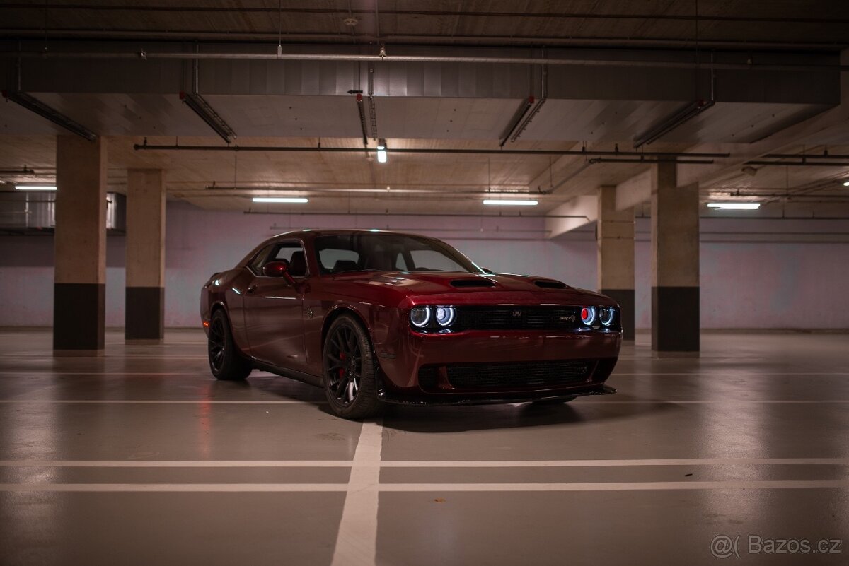 Dodge Challenger hellcat Redeye