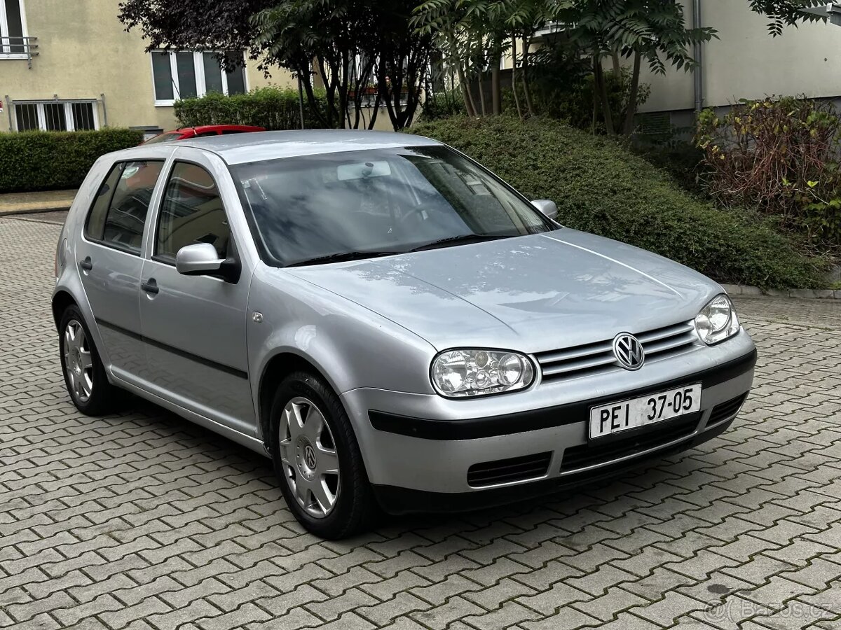 Volkswagen Golf IV 1.6 77kW ALU kola Klima Tažné Nová STK