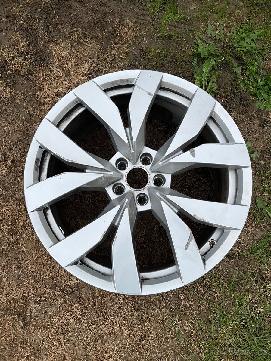Prodám alu kolo R20 TOuAreg