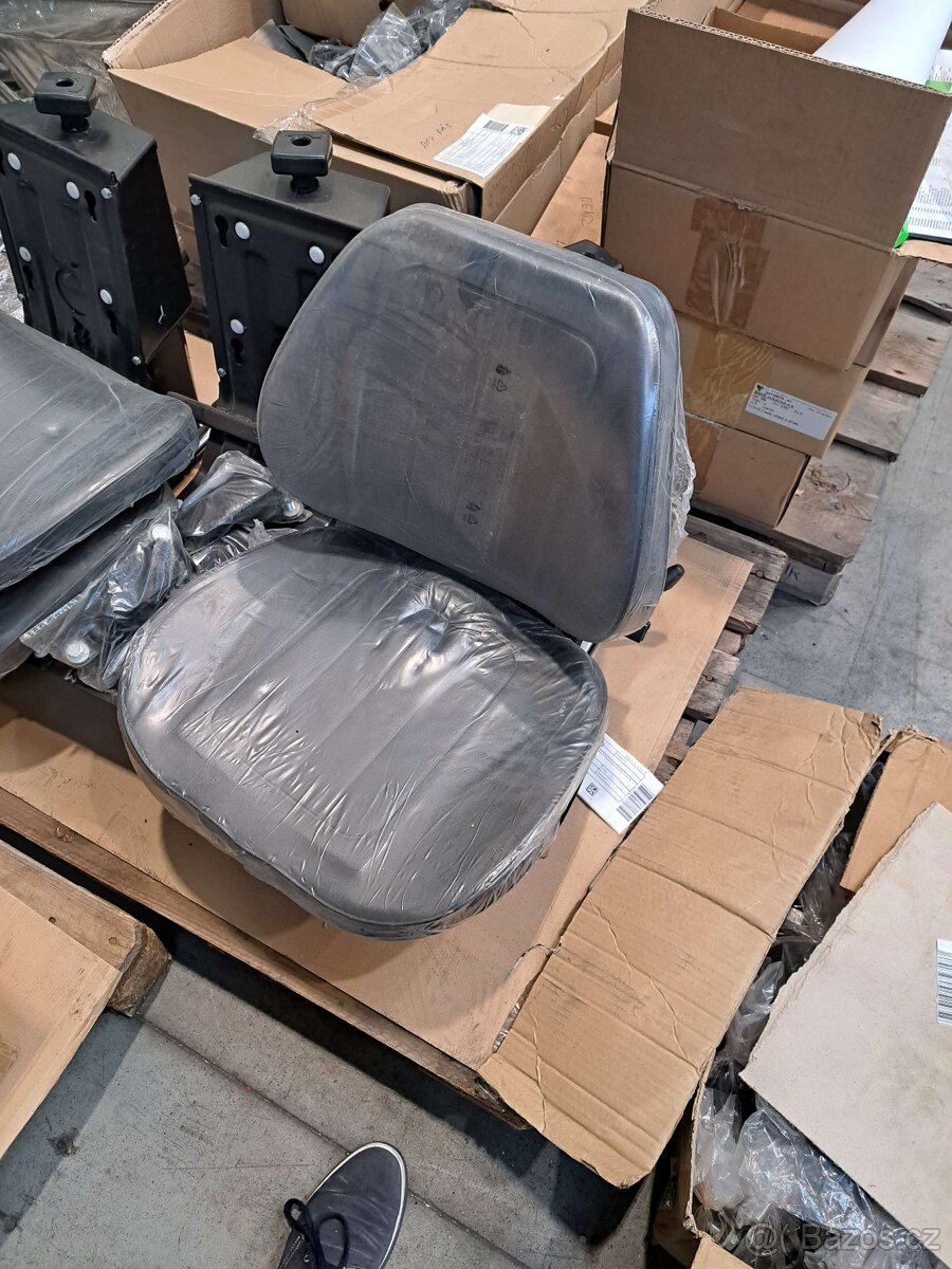 Sedadla Řidiče (Koženka) s Podstavcem + Bezpečnostní Pásy SC