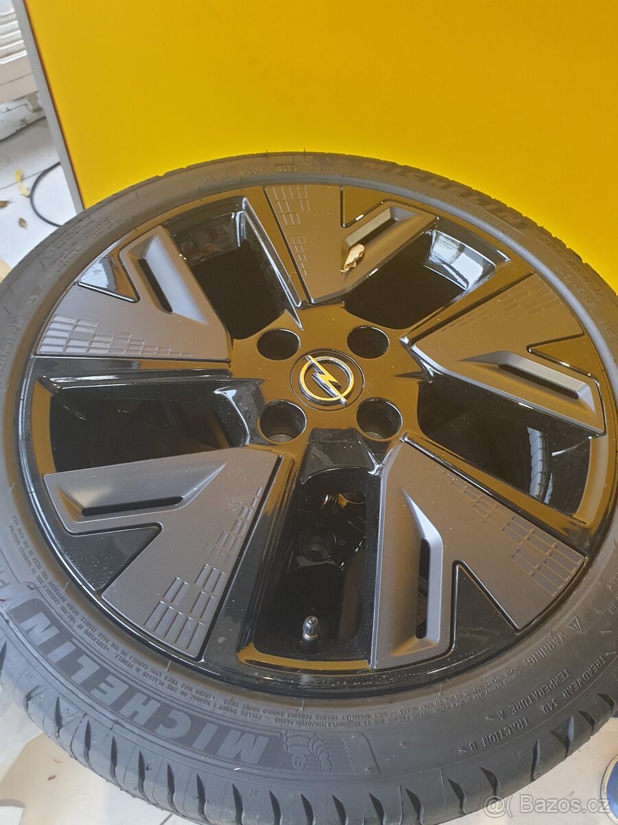 Opel Corsa F 17 alu kola nové