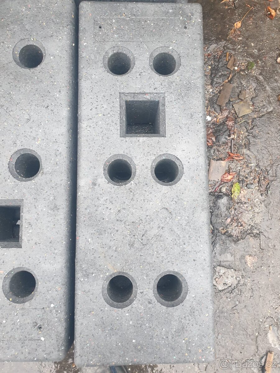 Plastové patky pro mobilní oplocení