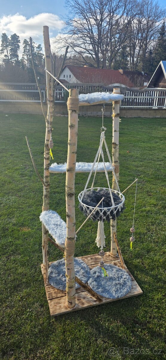 Škrabadlo, strom pro kočky