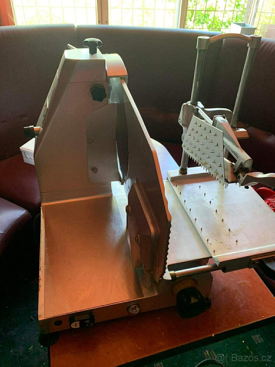 Krájecí stroj na uzeniny Berkel