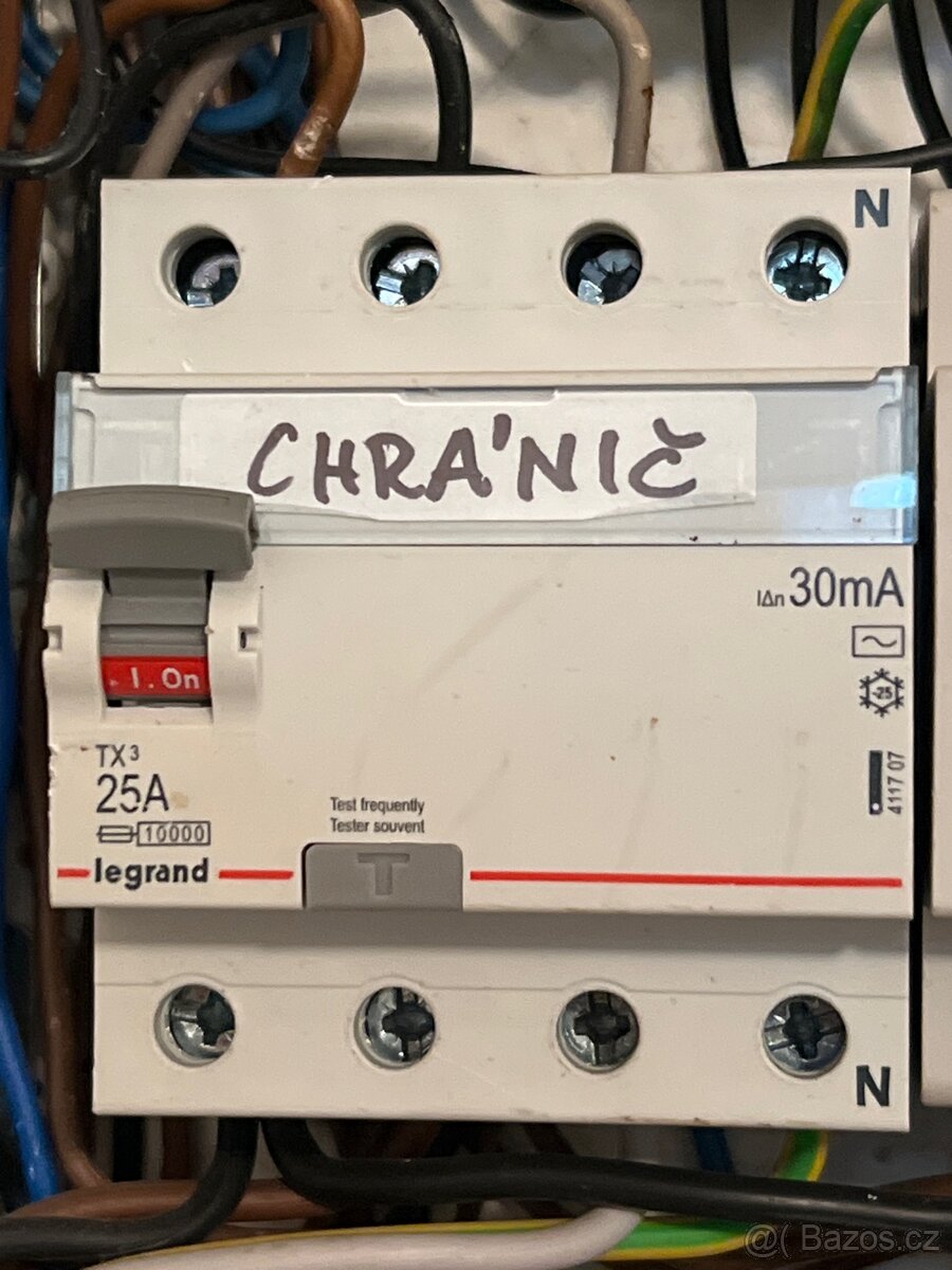 Proudový chránič 25A typu AC 30mA 4-pólový