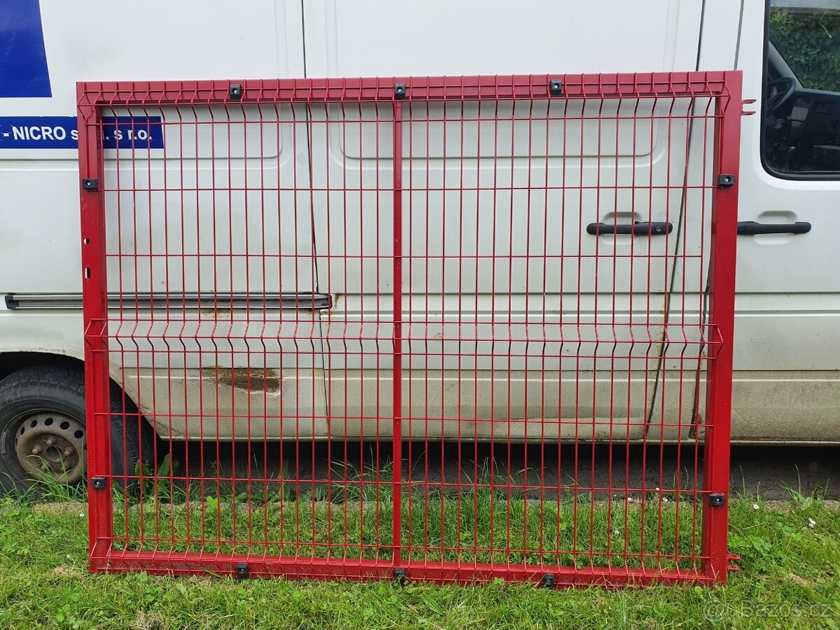 nová plotová brána branka