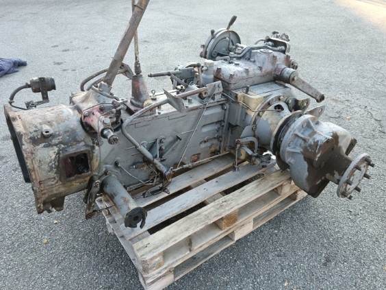 Podvozek Zetor 6911