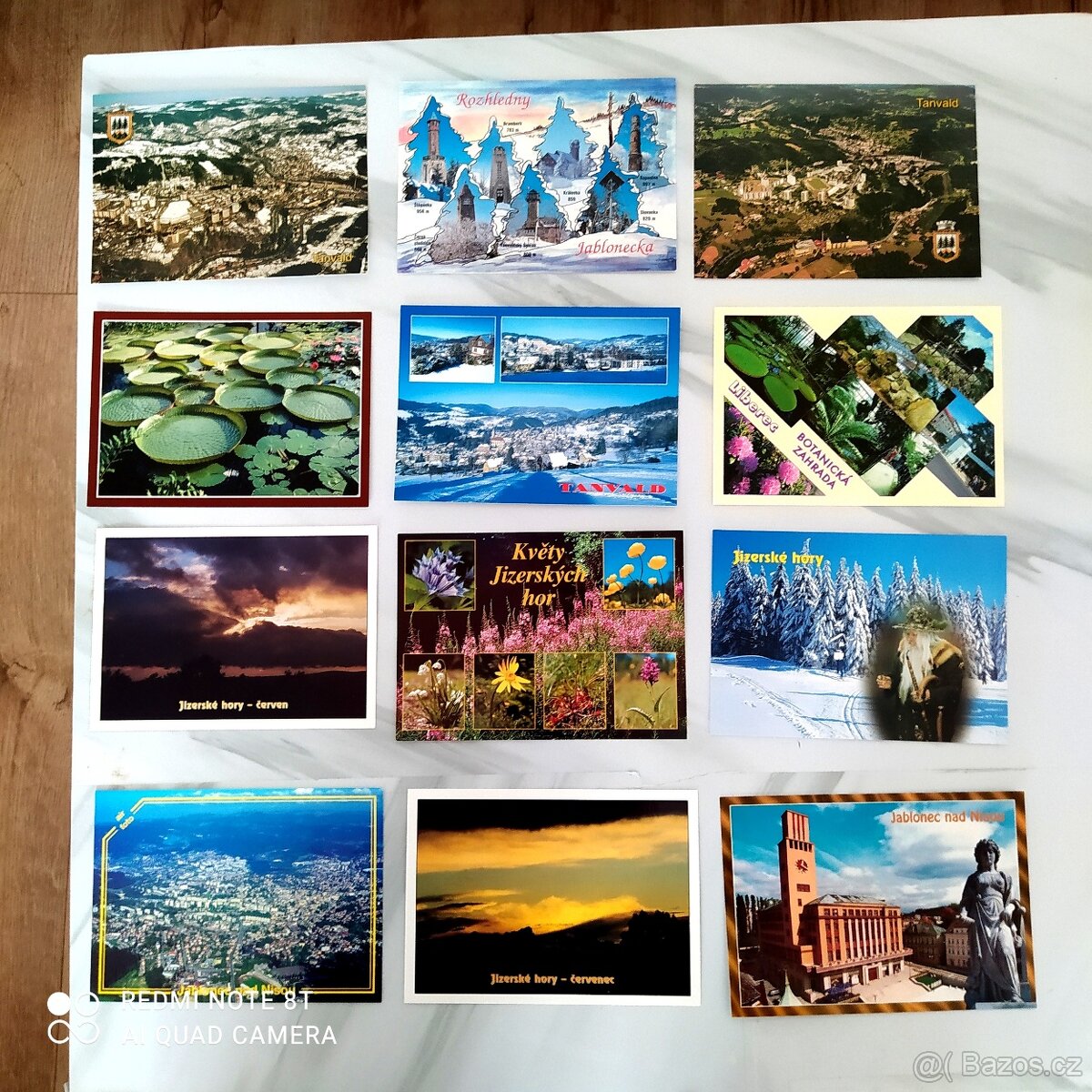 200 různých pohlednic