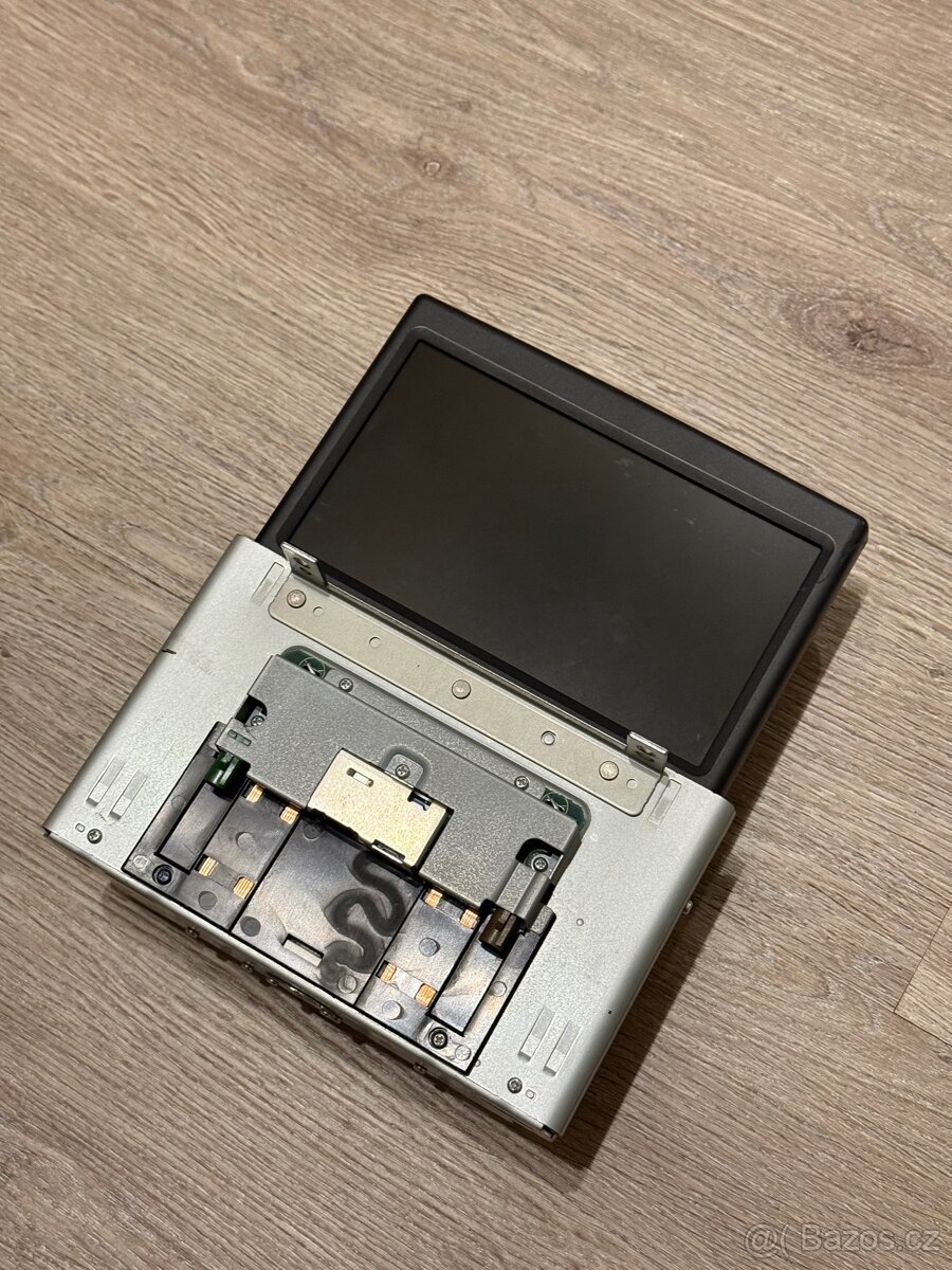 Volvo systém navigace - display / obrazovka + mechanismus
