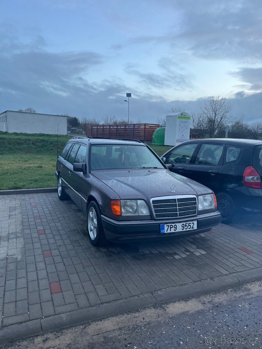 Mercedes Benz w124 e220 110kw kombi