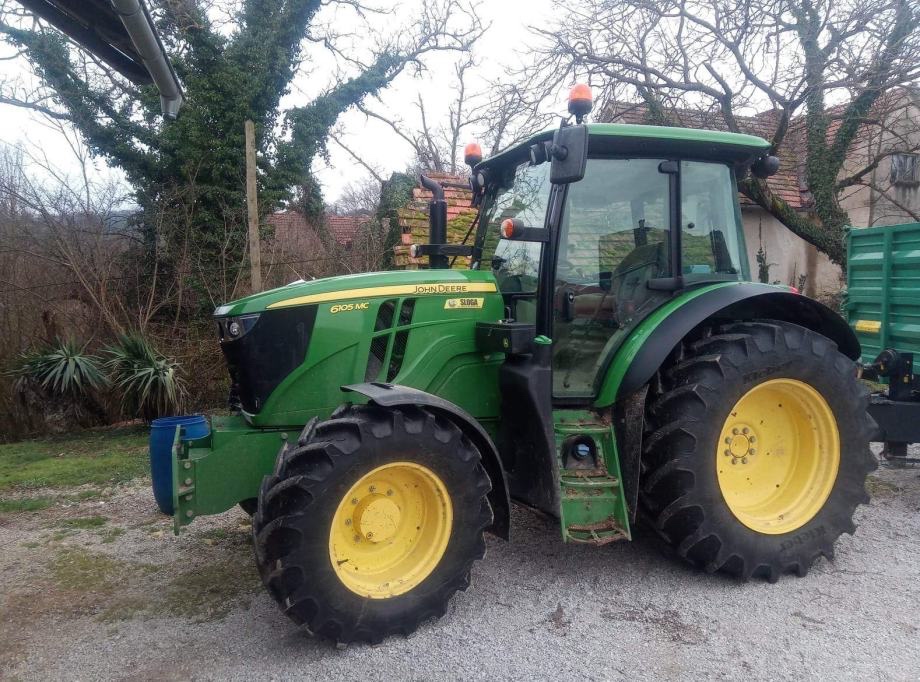 John Deere 6105