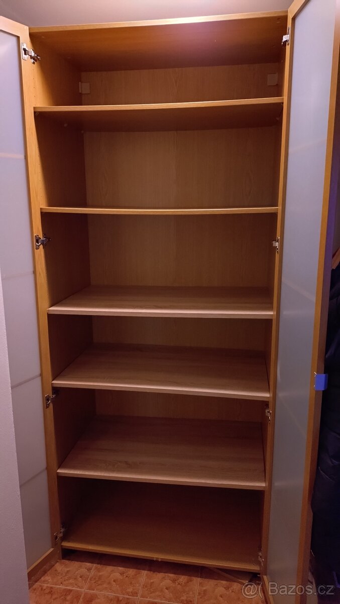 Velká skříň na prodej