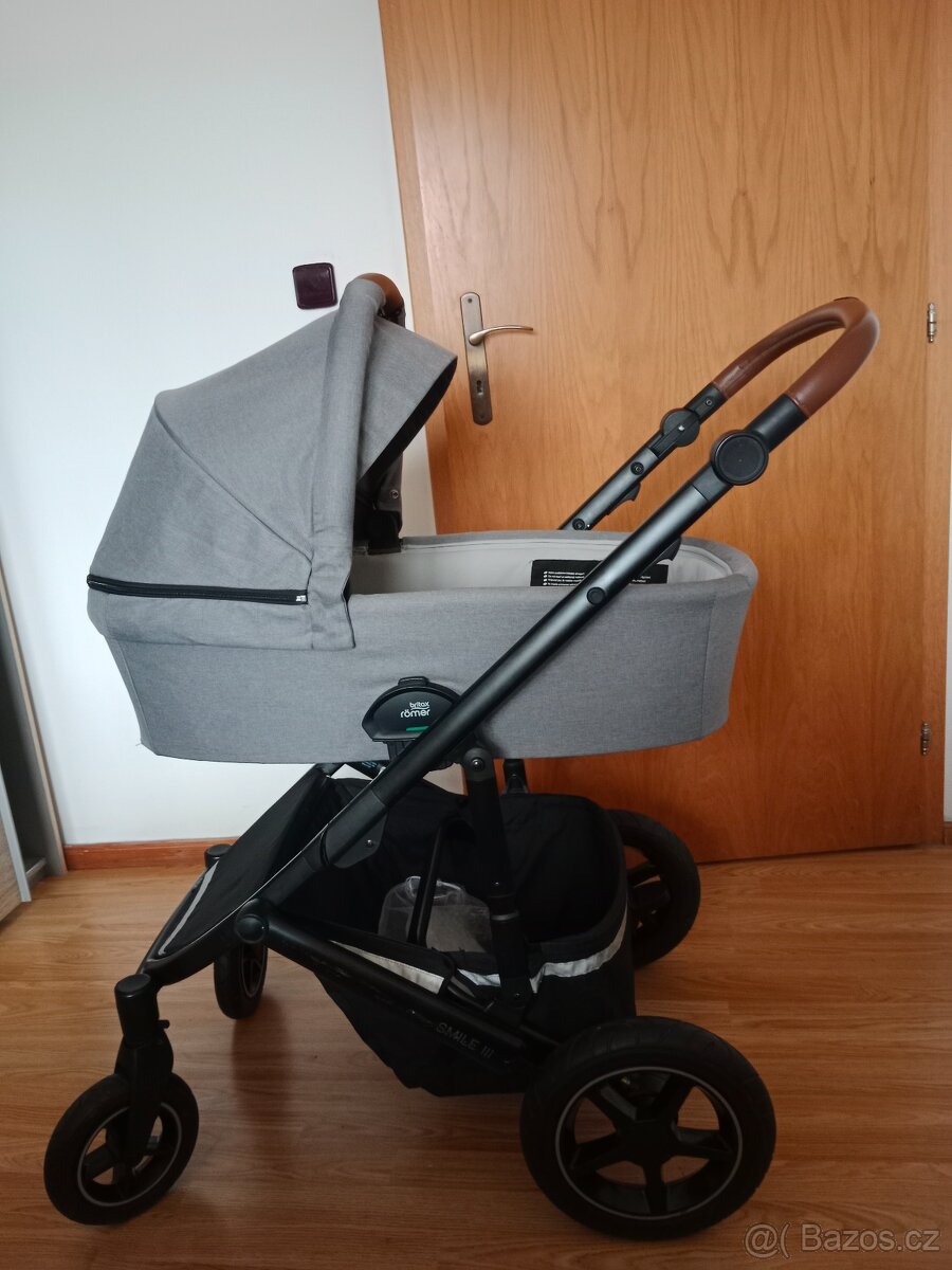Britax Smile III + příslušenství