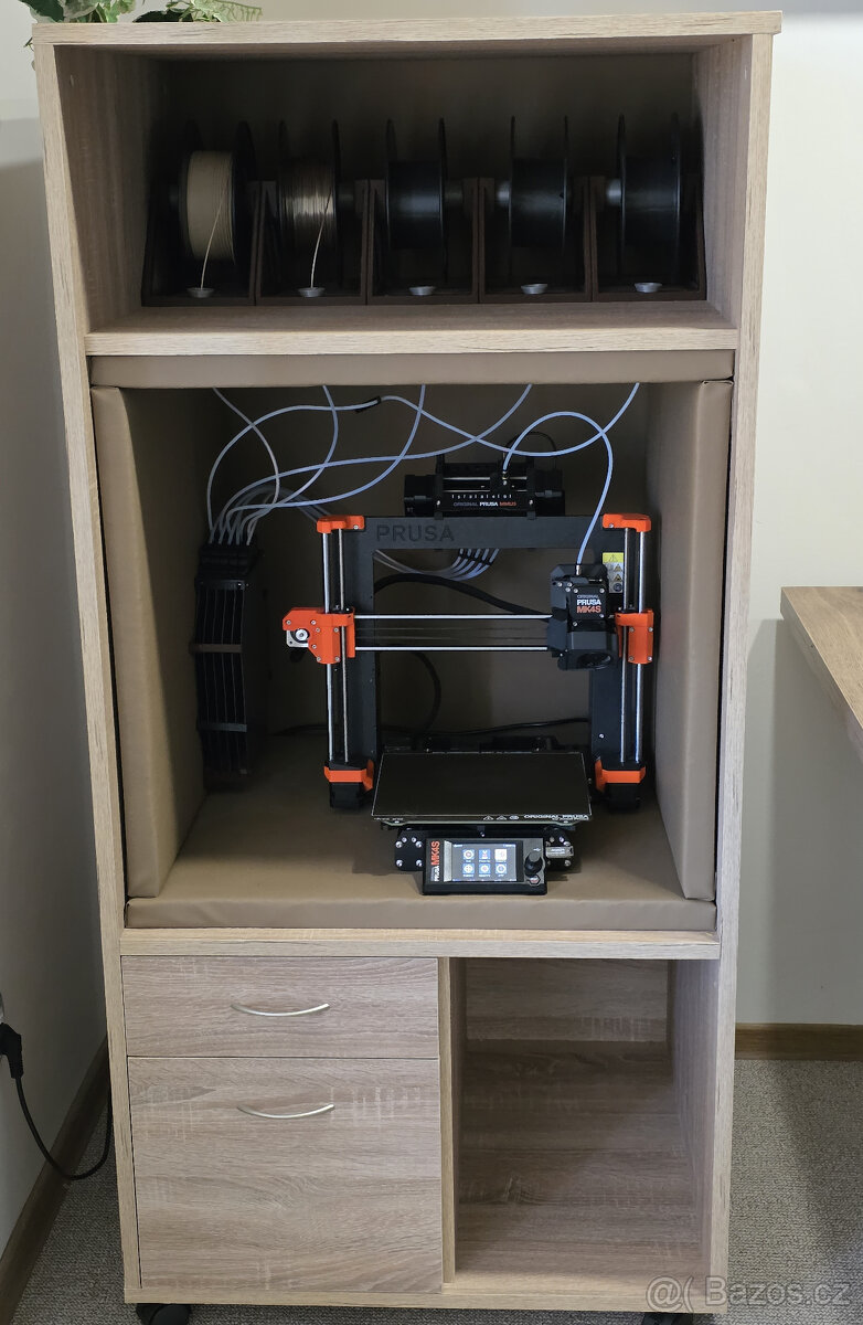 Prusa MK4S + MMU3 + skříň