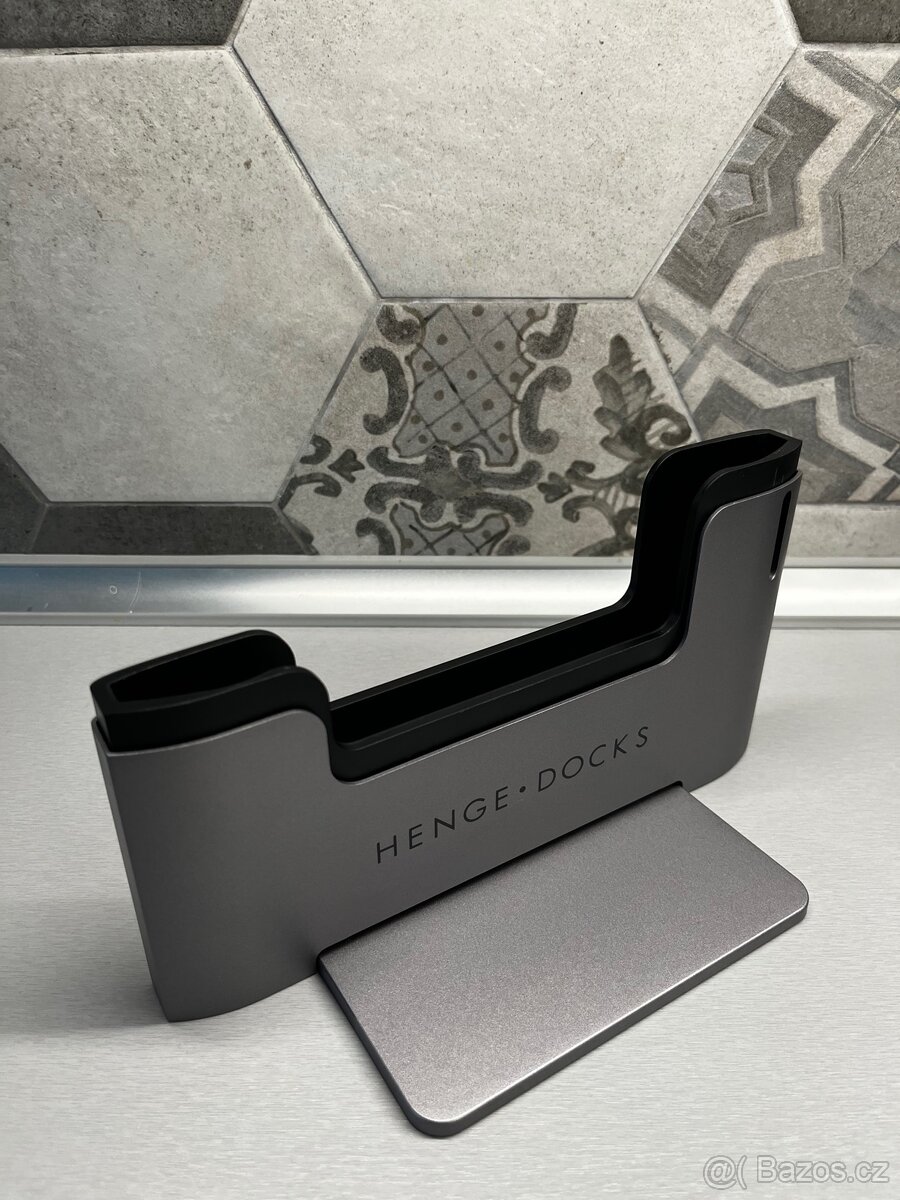 Henge Docks Apple MacBook Pro 13' touchbar