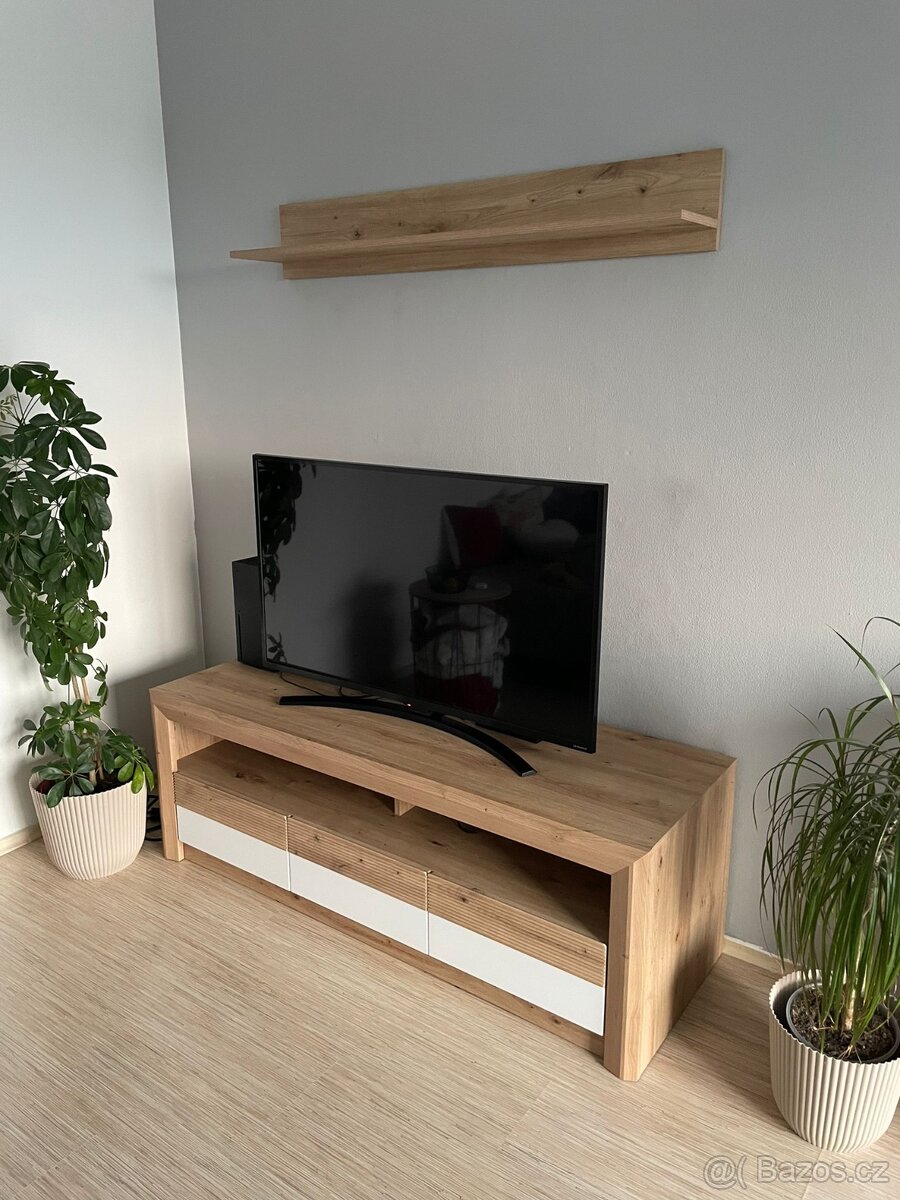 TV komoda/stolek s policí