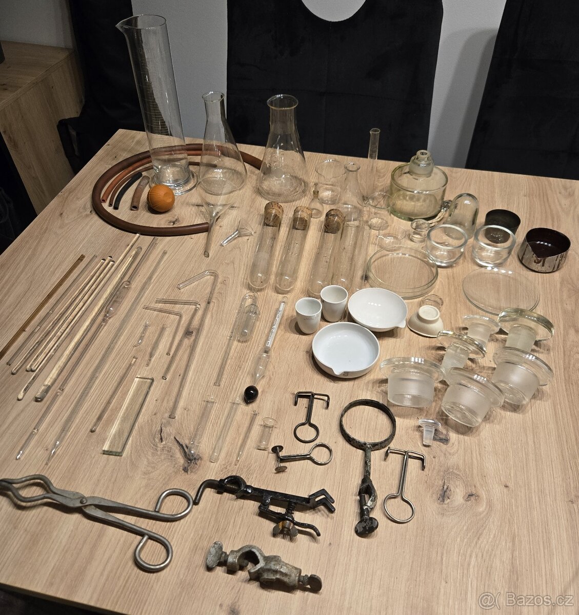 Laboratorní retro skleněná sada