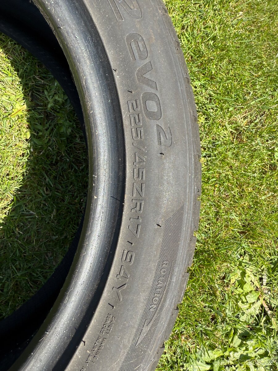 Pneu 225/45/17