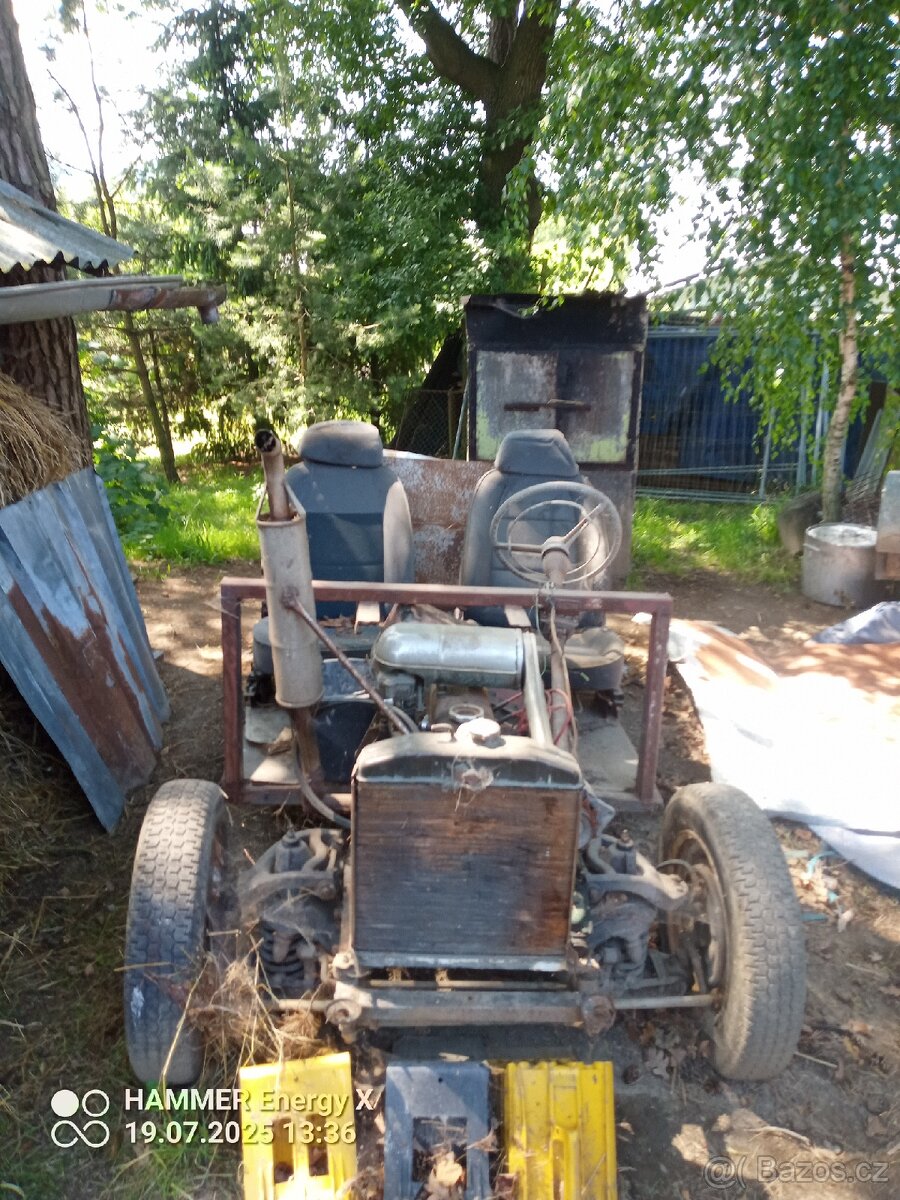 Traktor škoda Octavia