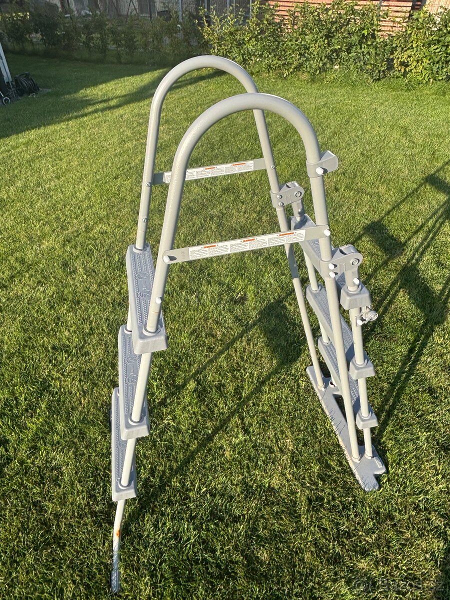 Schůdky bezpečnostní pro bazén 107 cm