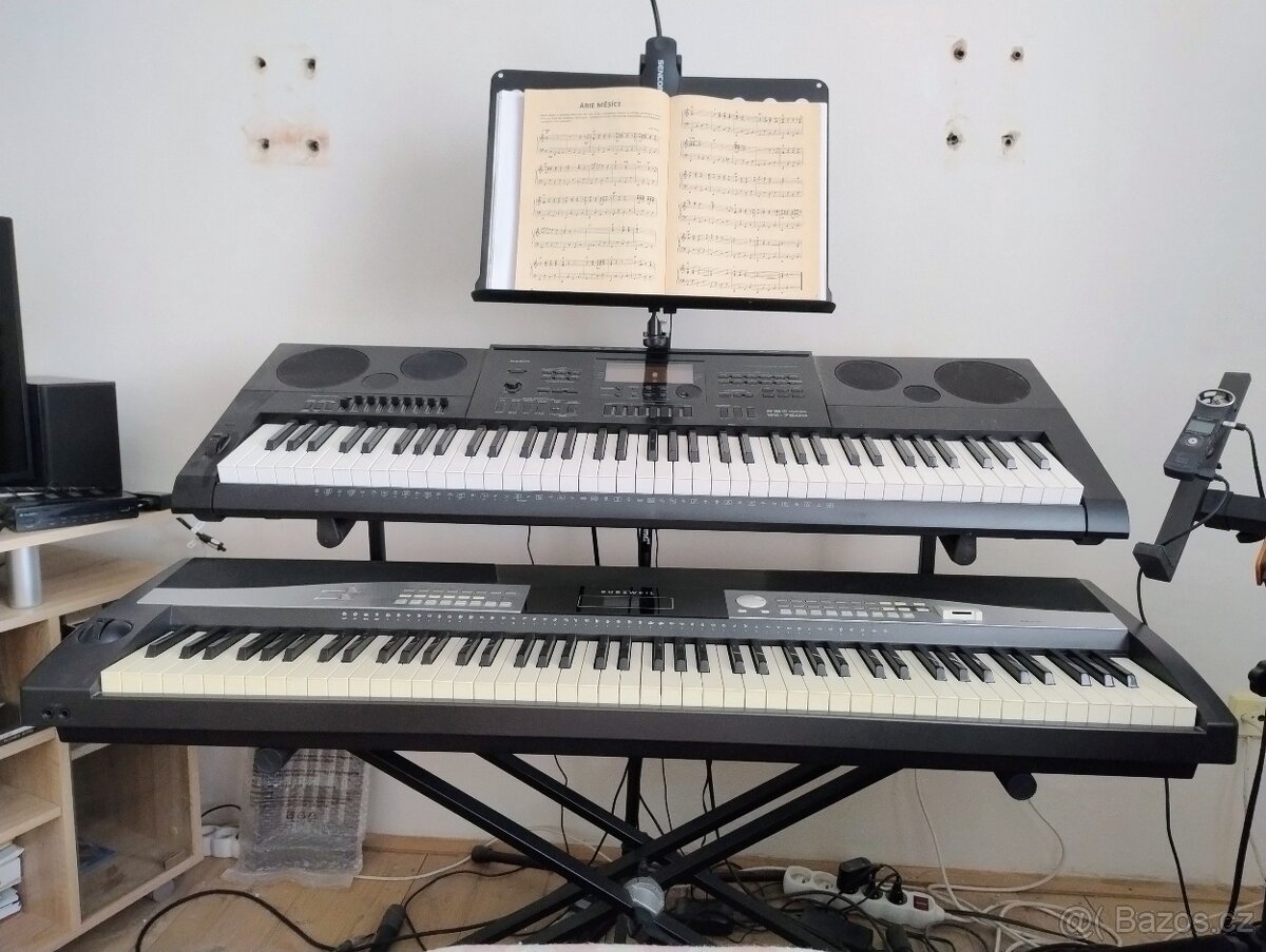 Stage piano