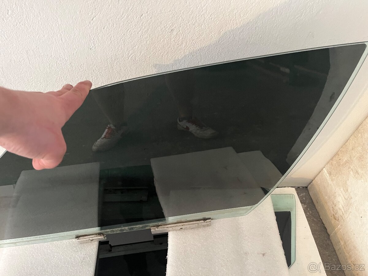 Přední zatmavené okénka Bmw e34