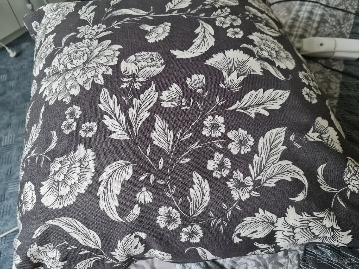 Polštář(dekorativní)