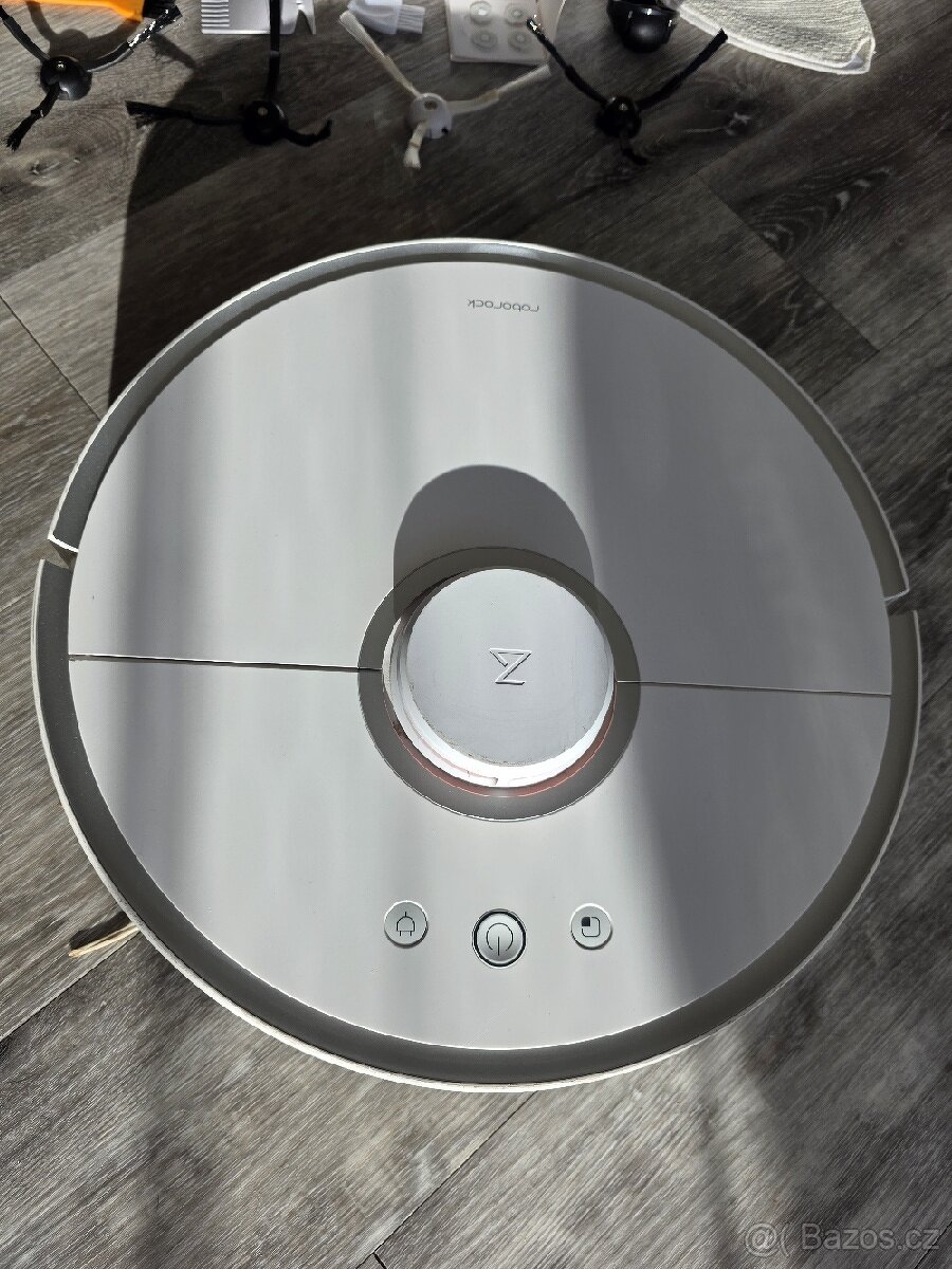 Robotický vysavač Roborock S5 + příslušenství