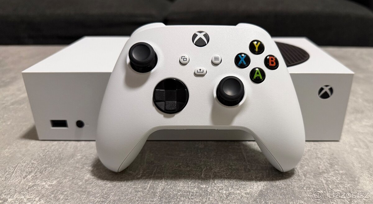 Xbox Series 500gb, 1x ovladač, kabeláž, super stav
