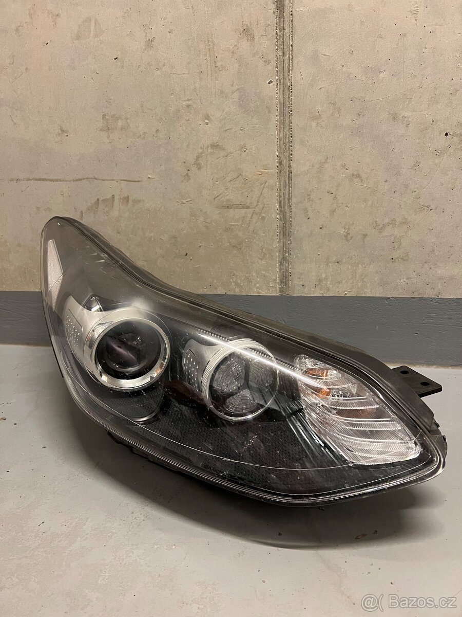 Kia Sportage přední světlo