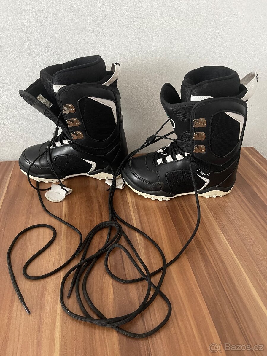 Boty na snowboard