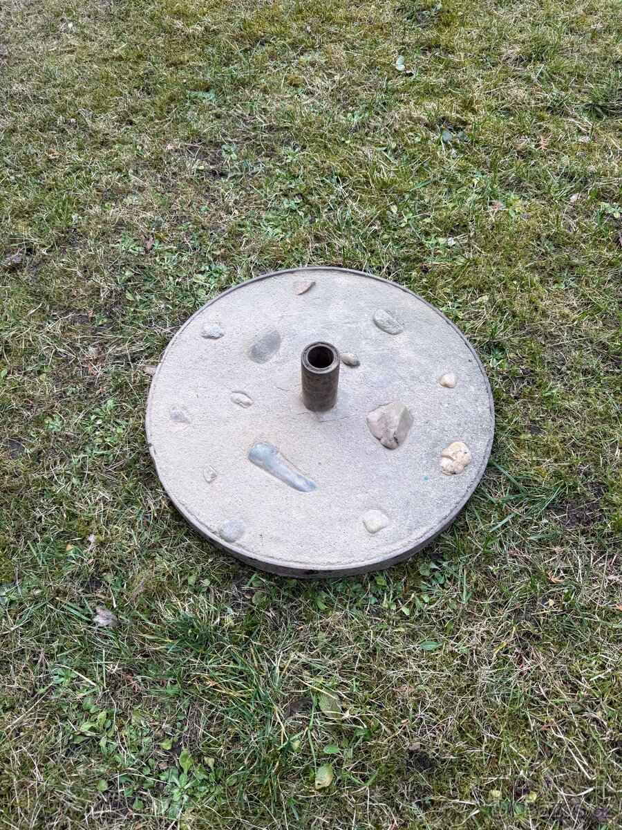 Stojan na slunečník