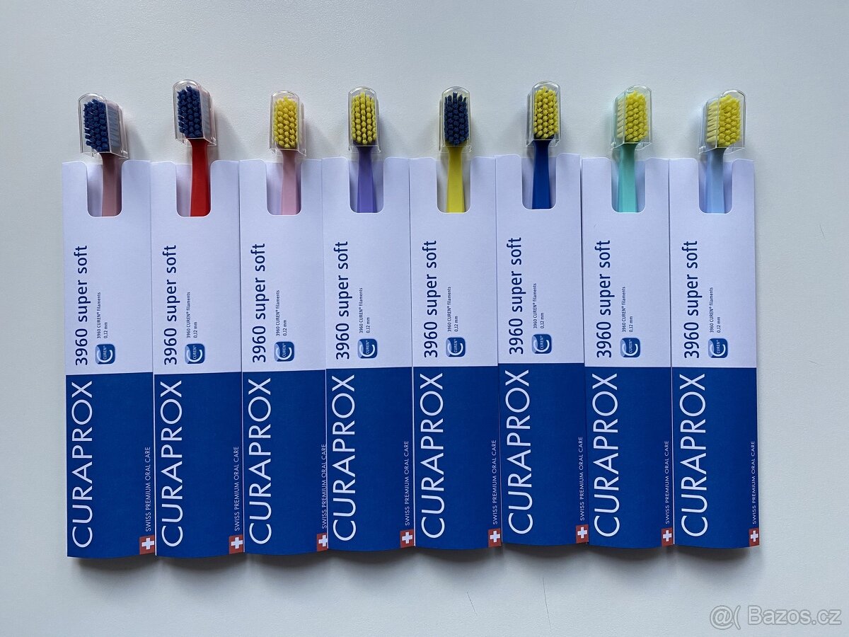 Zubní kartáček Curaprox 3960 mix barev