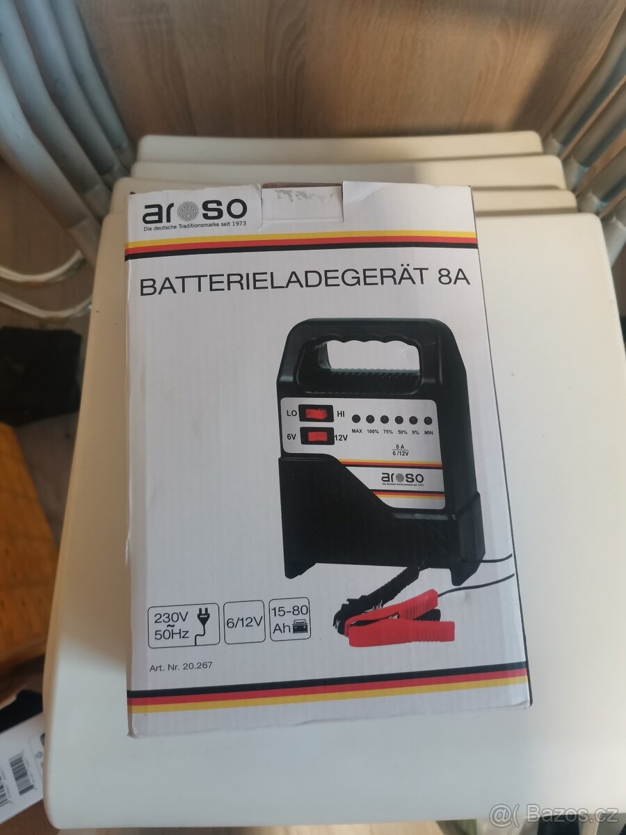 Nabíječka autobaterií 8A 6V/12V