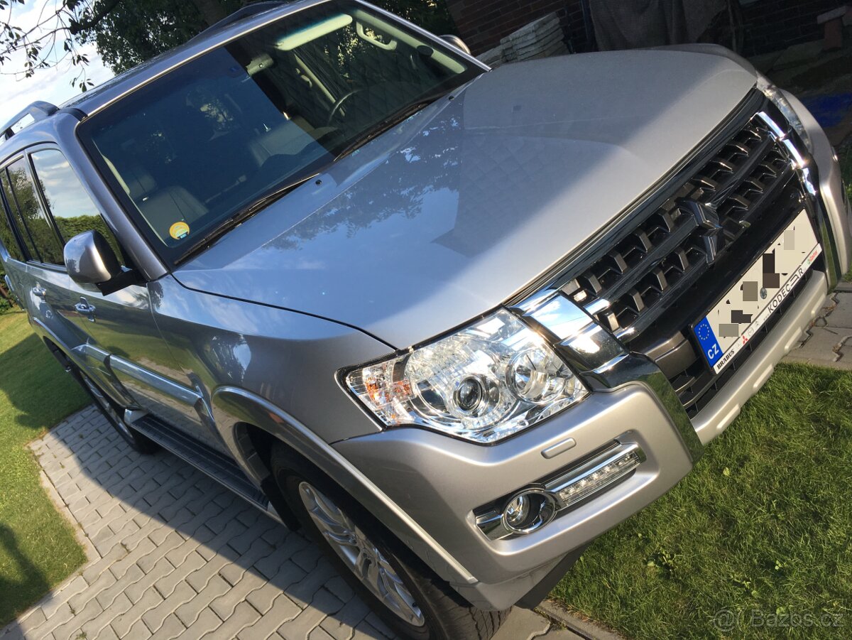 Mitsubishi Pajero 3.2 Di-D INSTYLE 7-Míst 176kW