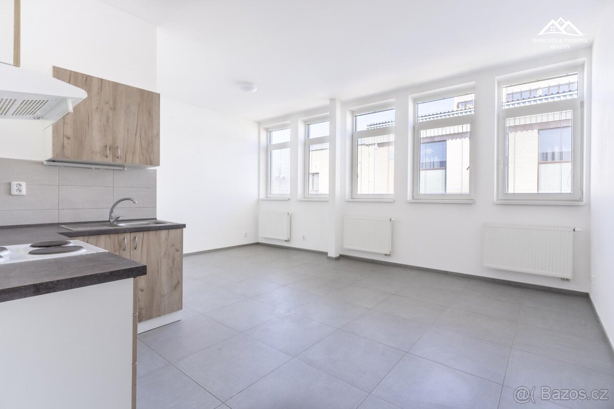 Pronájem bytu 1+kk, 40 m2, Hlinsko, ul. Adámkova třída