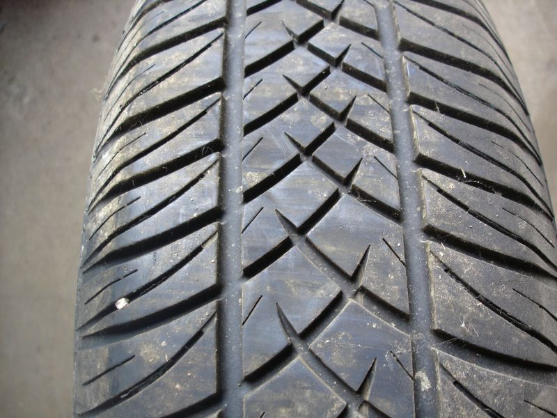 .Prodam 4x pneu +plech disk FORD ESCORD