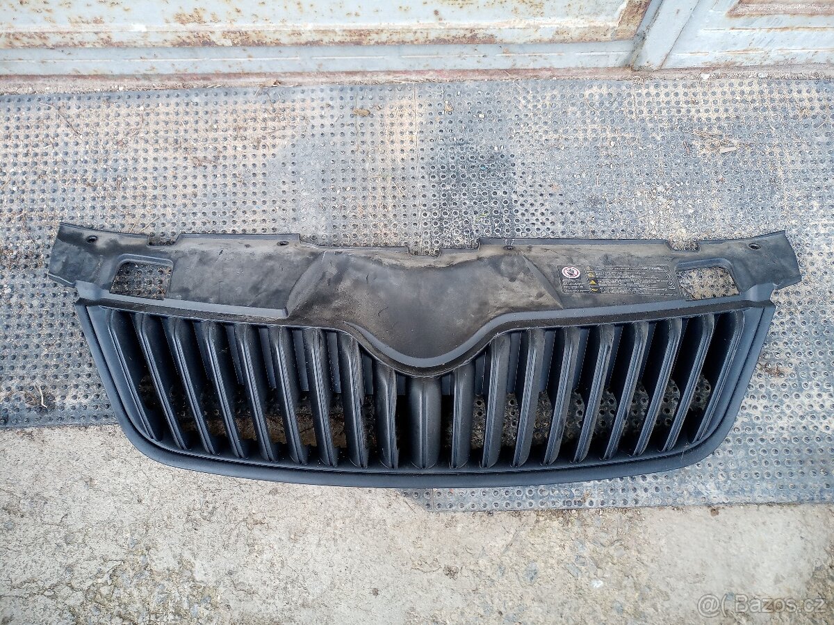 ŠKODA FABIA II - LEVÉ PŘEDNÍ SVĚTLO + MŘÍŽKA