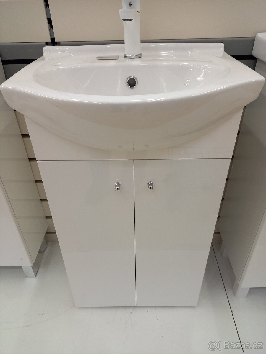 Koupelnová skříňka s umyvadlem 50 cm volně stojící