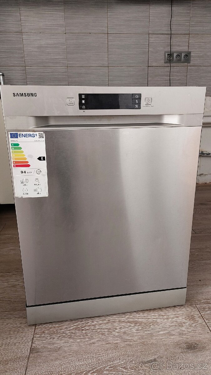 Myčka Samsung DW60M6040FS